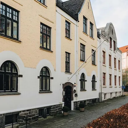 Dinbnb L Balcony & Sea Views L 800 M To Bryggen * ベルゲン